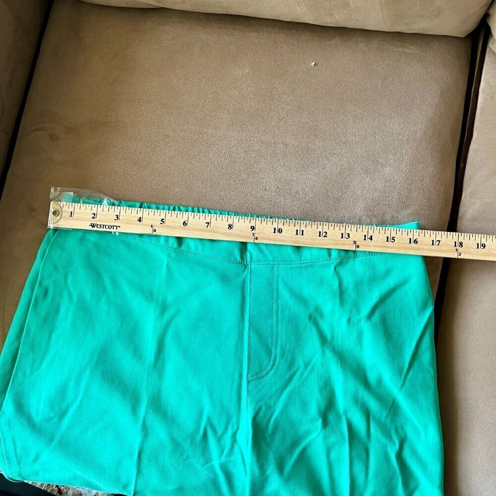 Isaac Mizrahi Live! 24/7 Stretch Cropped Pull-On Pants Shamrock green NWOT - Picture 8 of 11